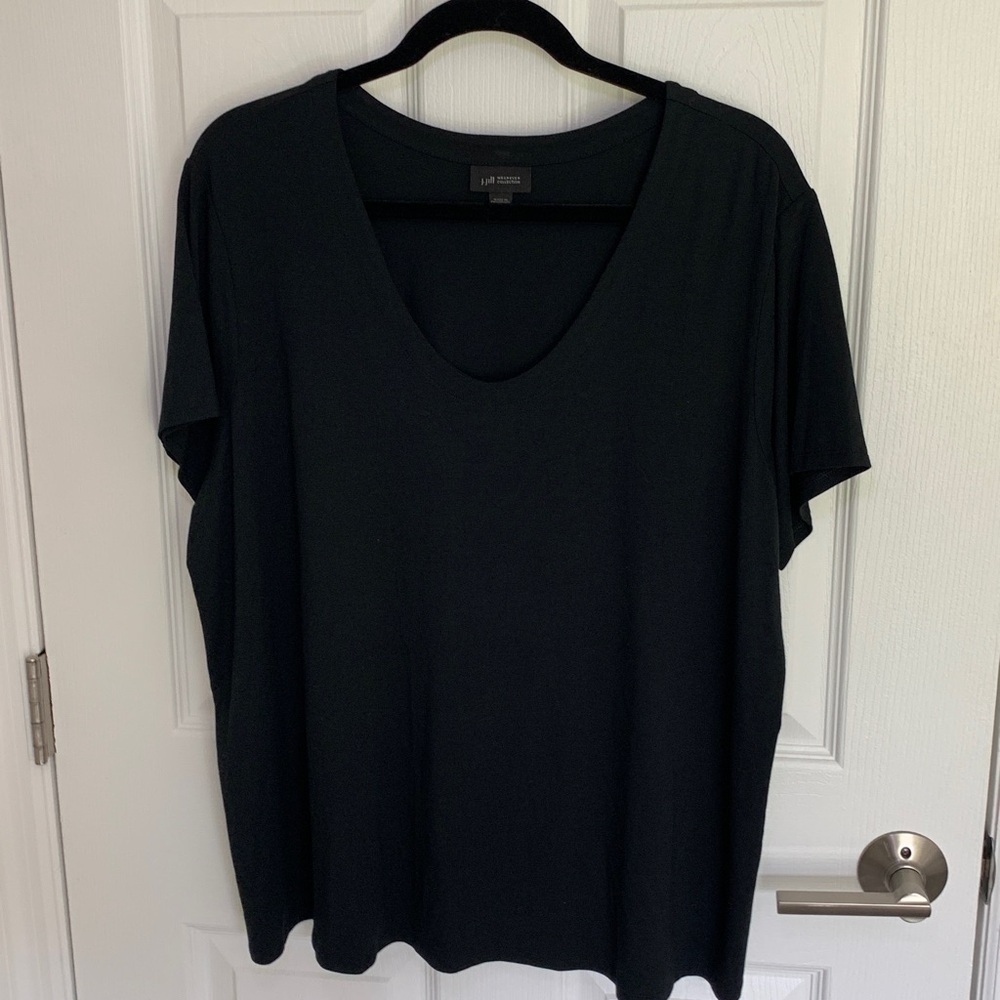 J Jill wearever collection black short sleeved v-neck t-shirt size XL